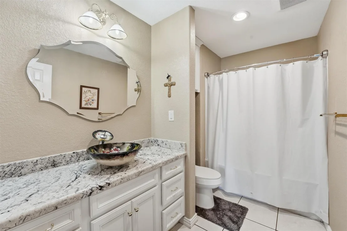 Photo of 18327 Shoreline Drive
