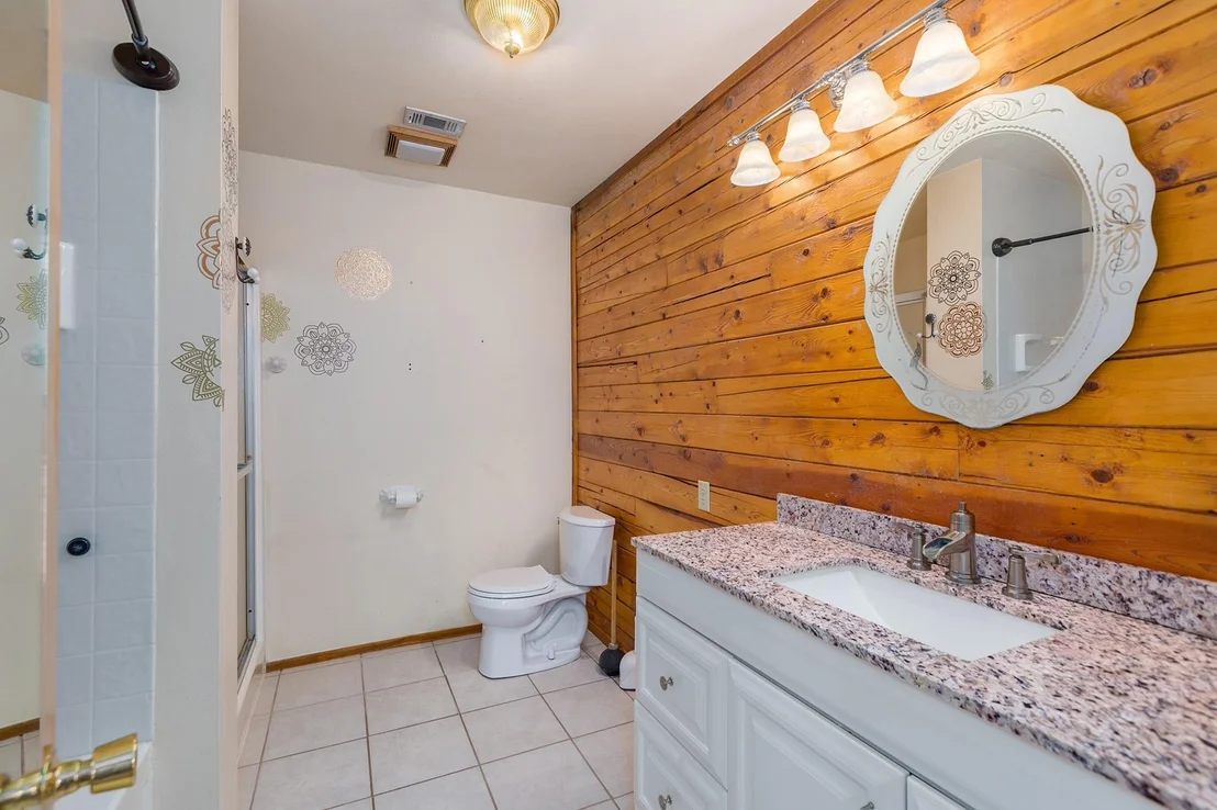 Photo of 1152 Loving Road