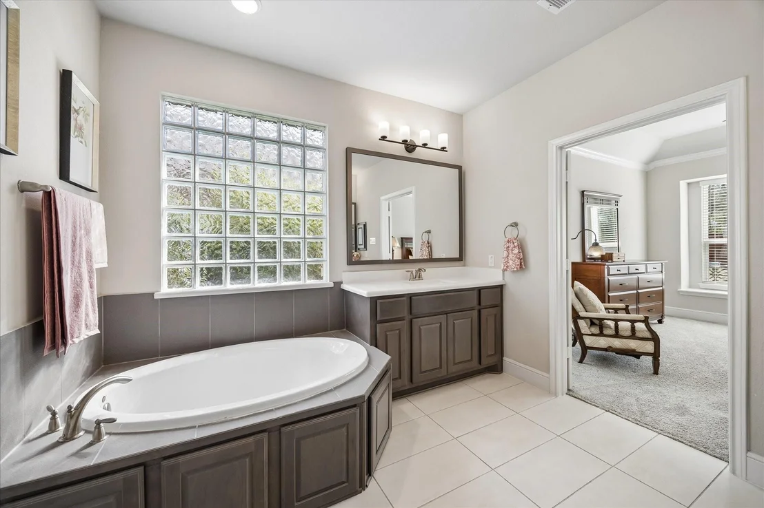 Photo of 15 Overland Heath Drive