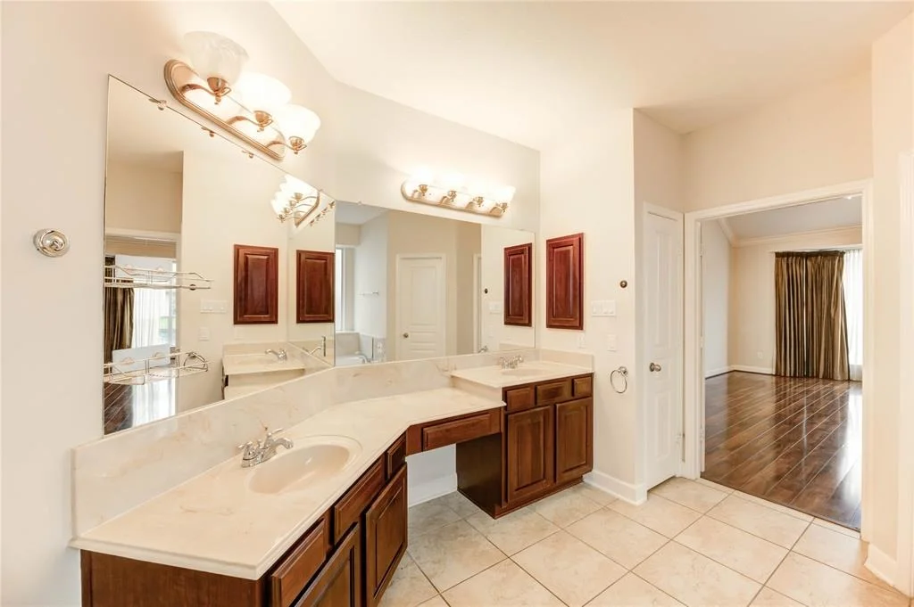 Photo of 14330 Ayers Rock Road