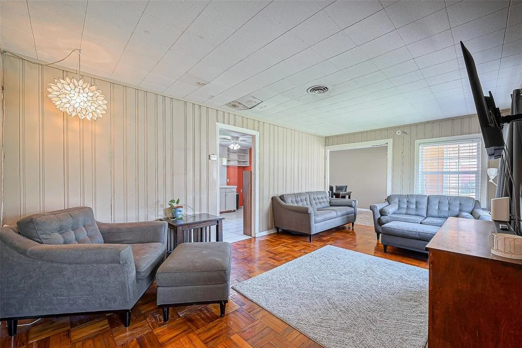 Photo of 230 Grammar Road