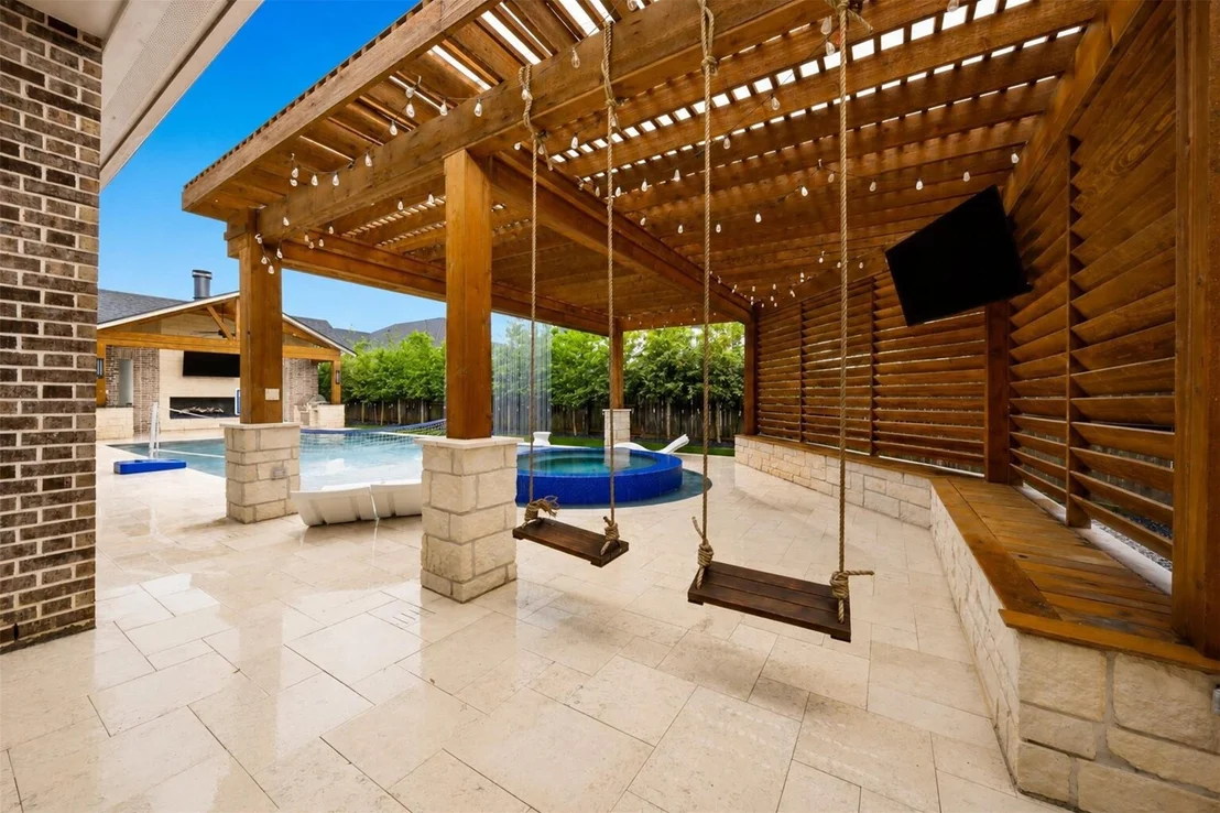 Photo of 4715 Lake Crest Drive