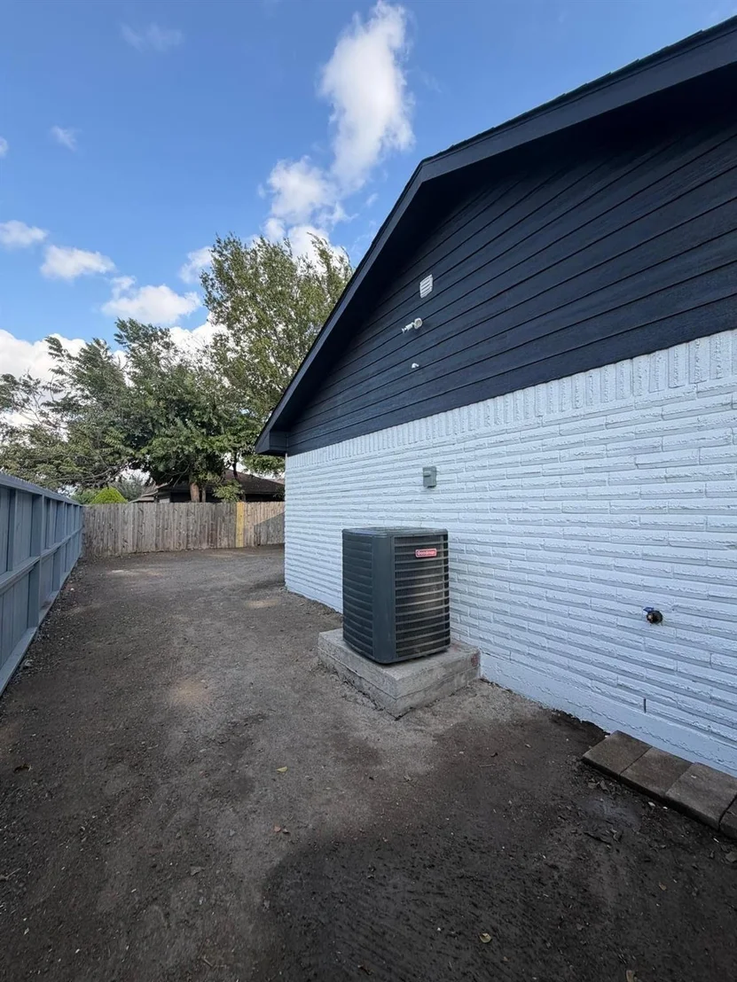 Photo of 10403 Glenkirk Drive