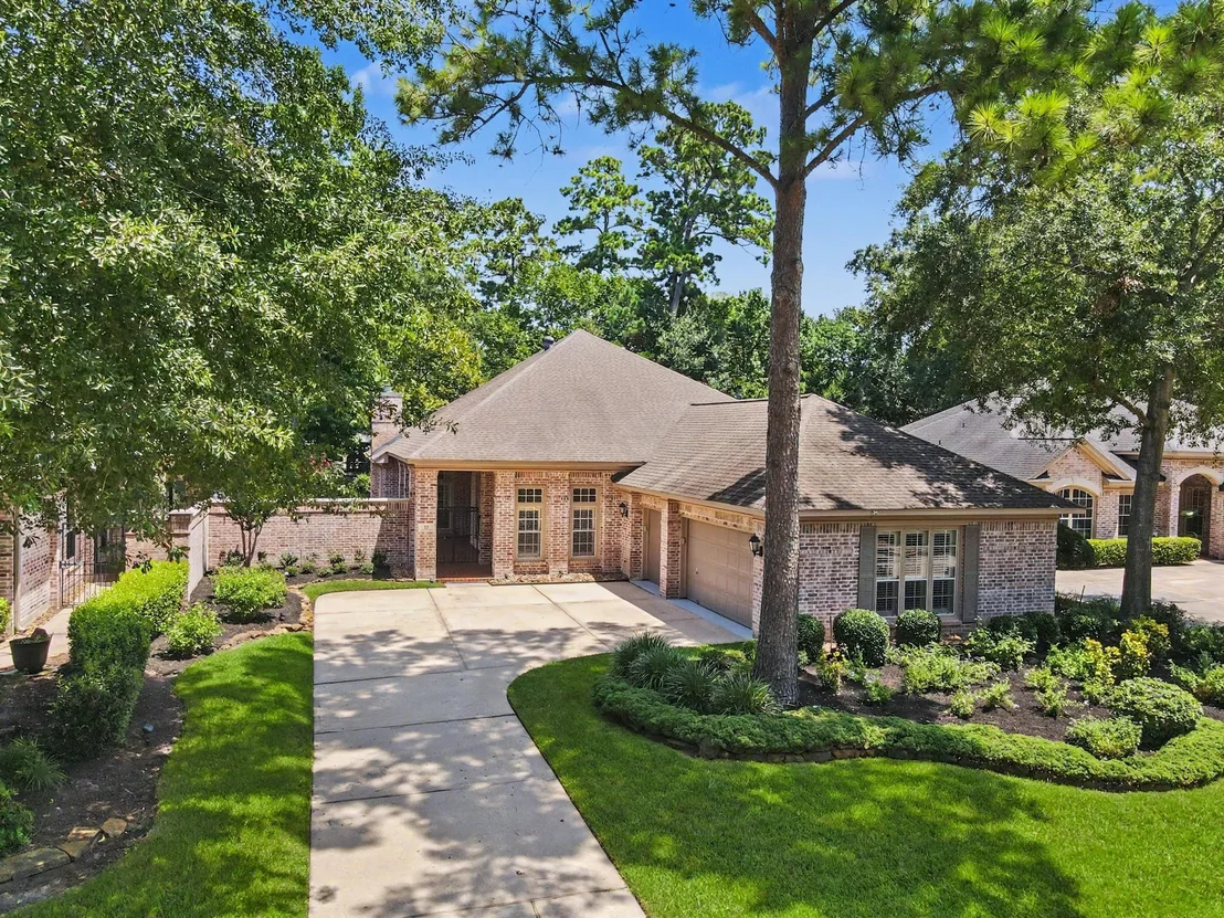 Photo of 22 N Castlegreen Circle
