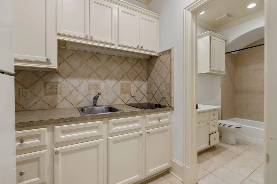 Photo of 835 Echo Lane