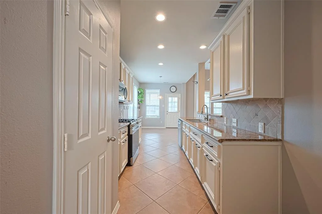 Photo of 18931 Bluestone Hollow Lane