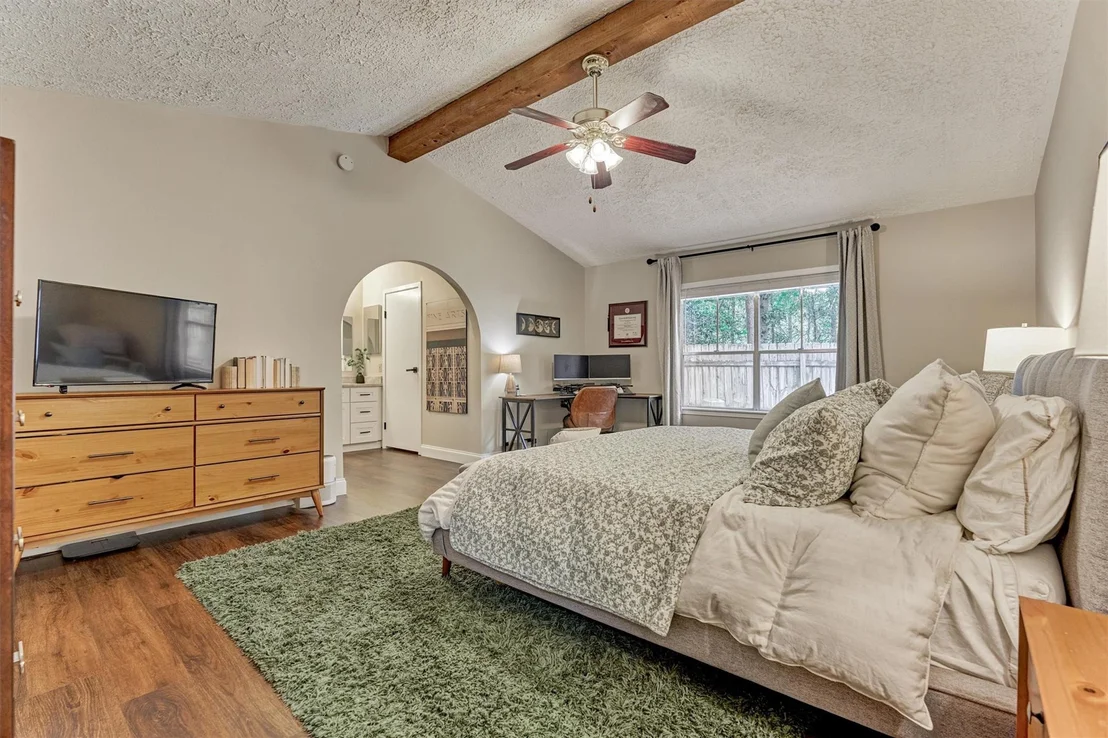 Photo of 2615 Rosewood Place