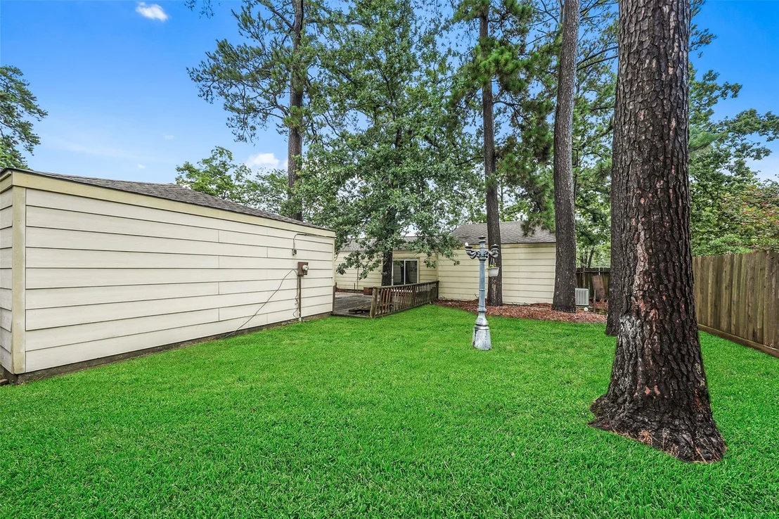 Photo of 1926 Maple Lakes Drive