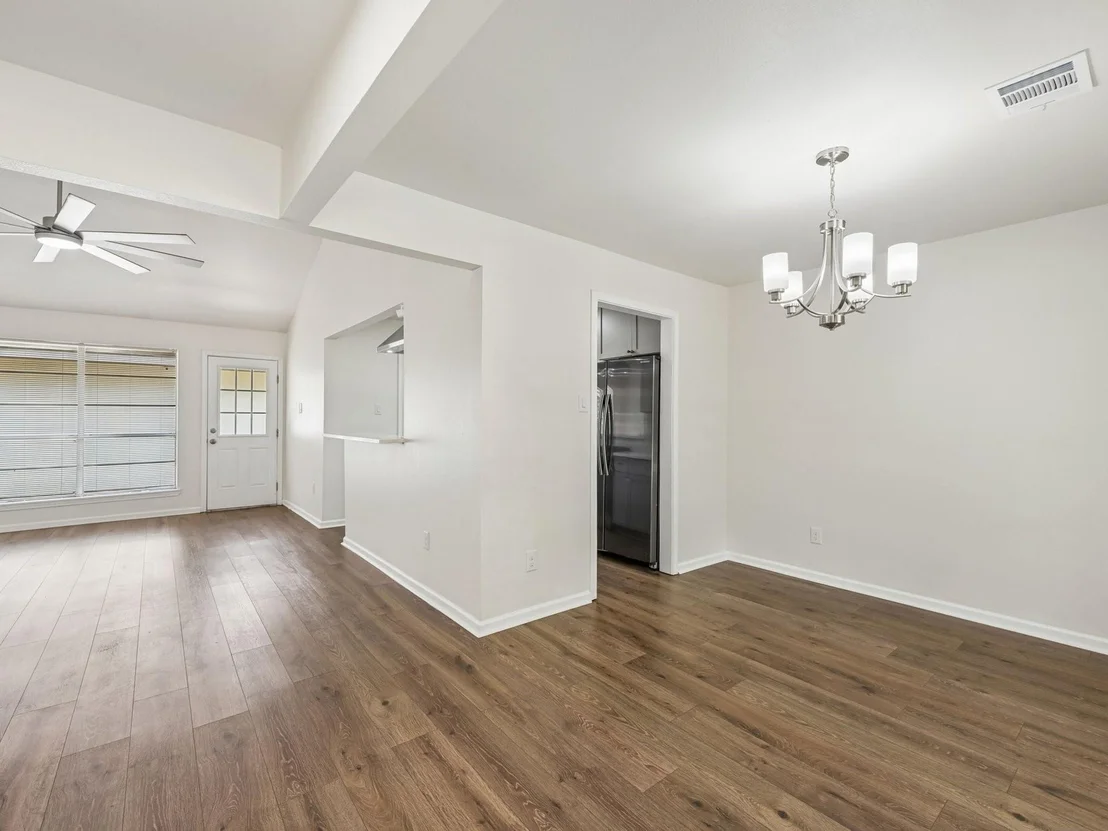 Photo of 7110 Log View Drive