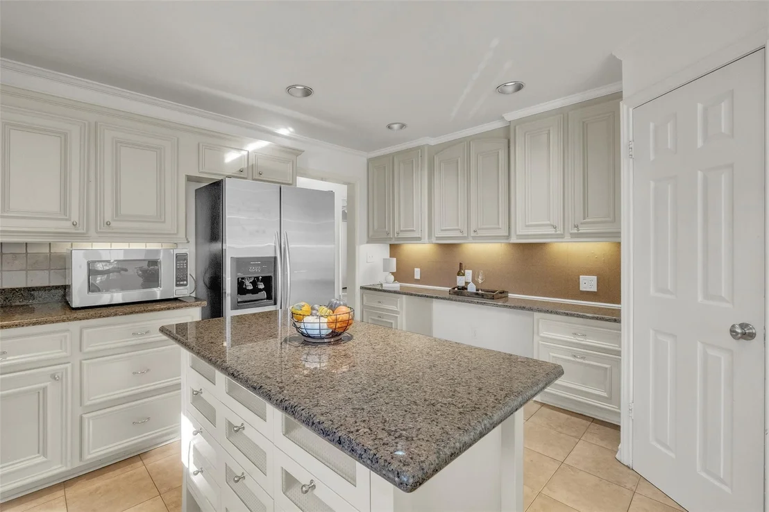 Photo of 3932 Marquette Street