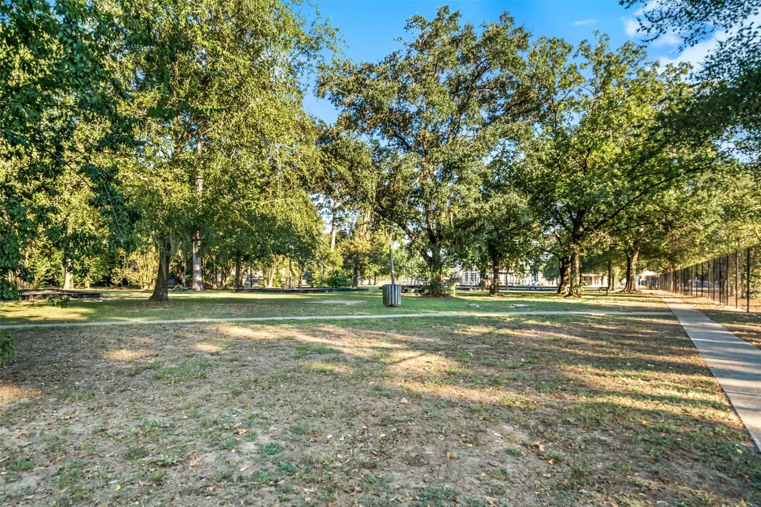 Photo of 1806 Saddlecreek Drive