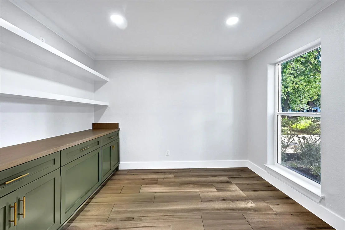 Photo of 5610 Oak Trail Lane