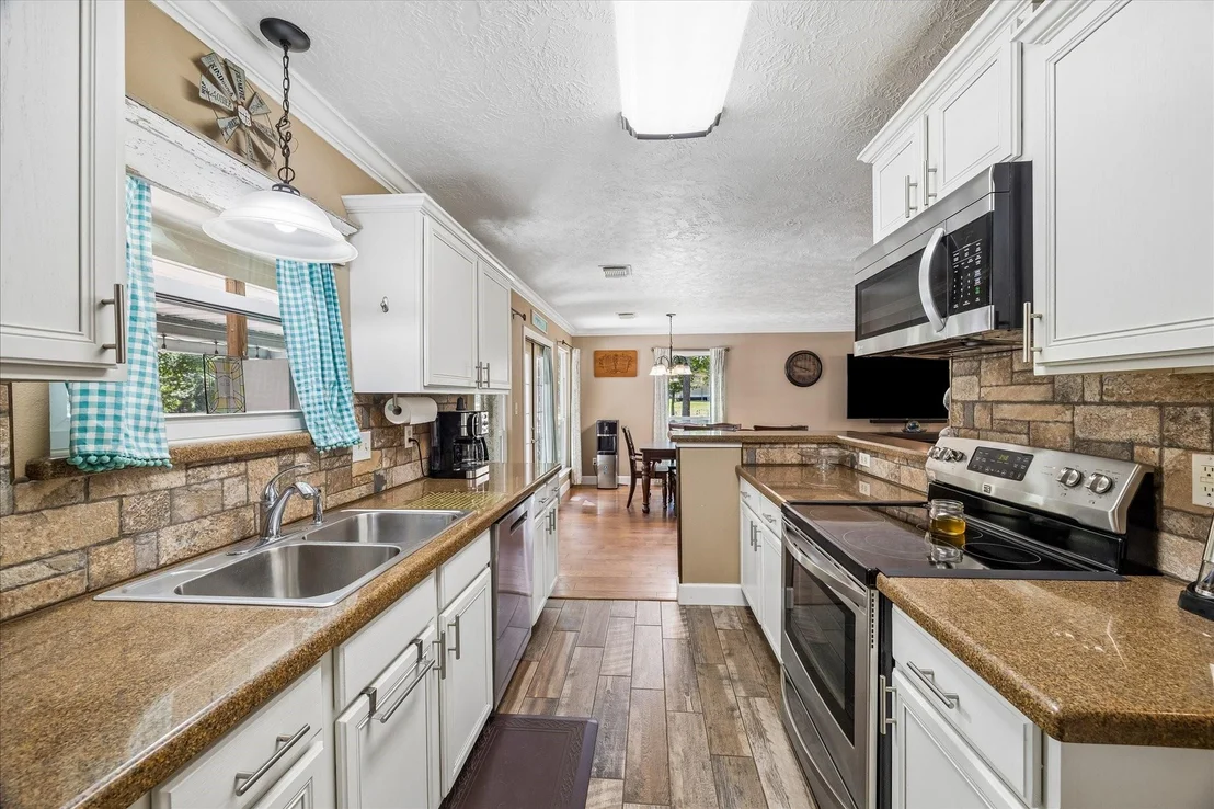 Photo of 641 County Road 404