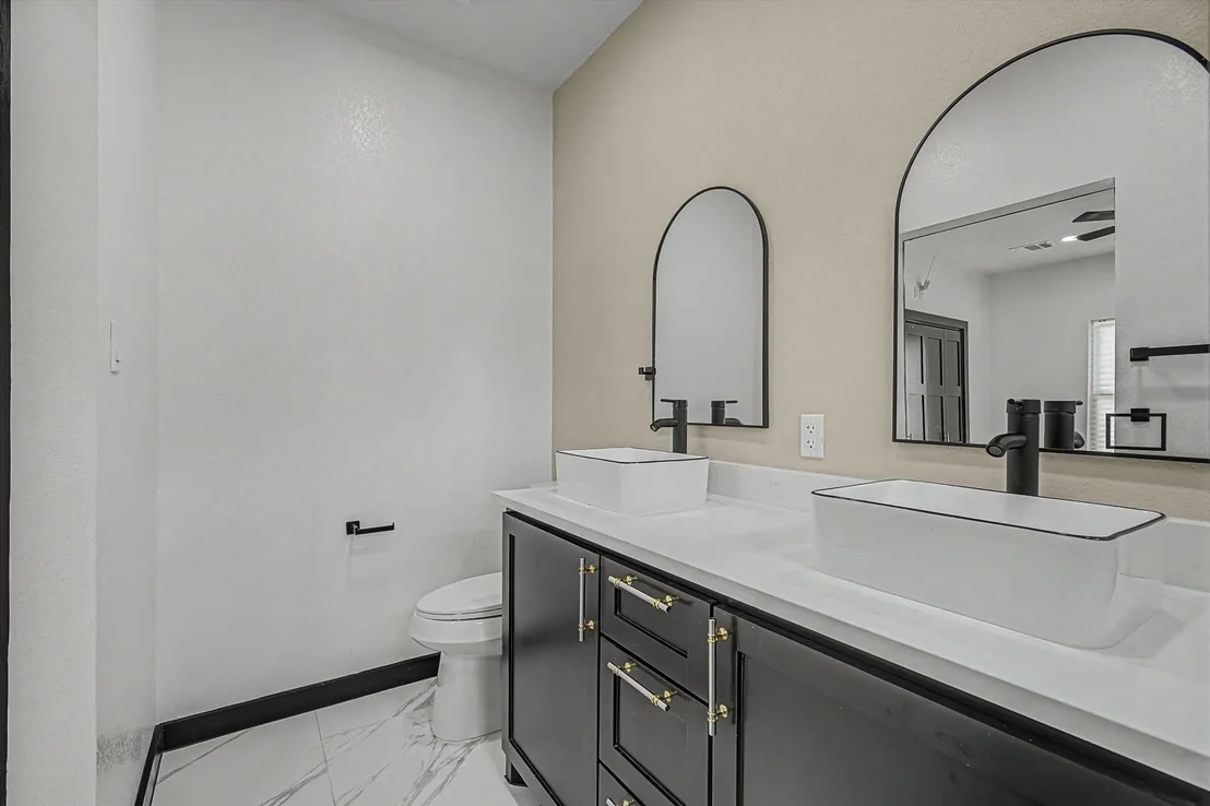 Photo of 5915 Rietta Street