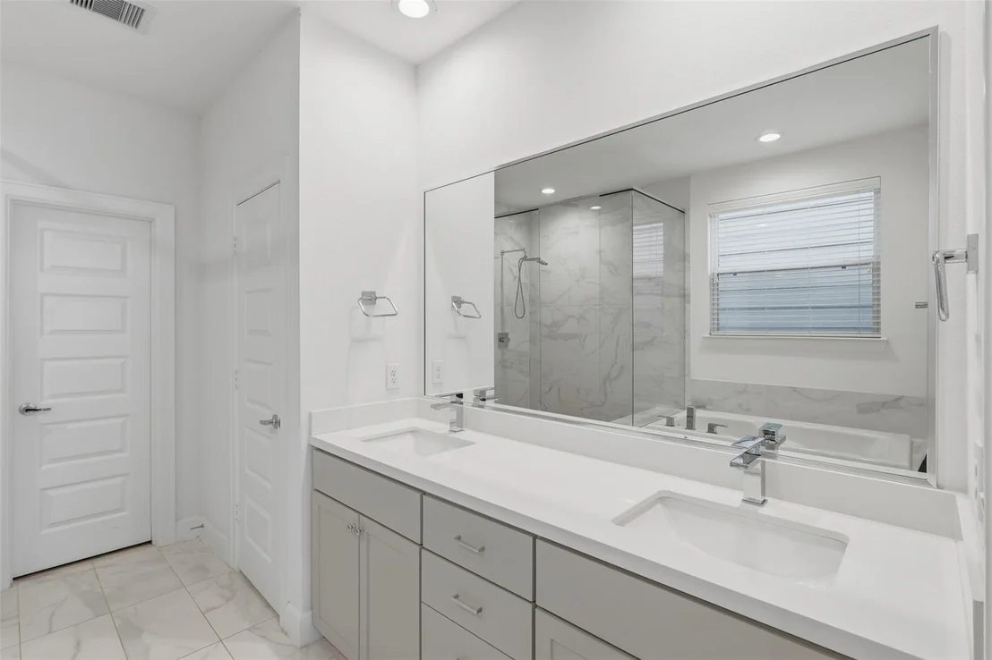 Photo of 2709 Clinton Drive