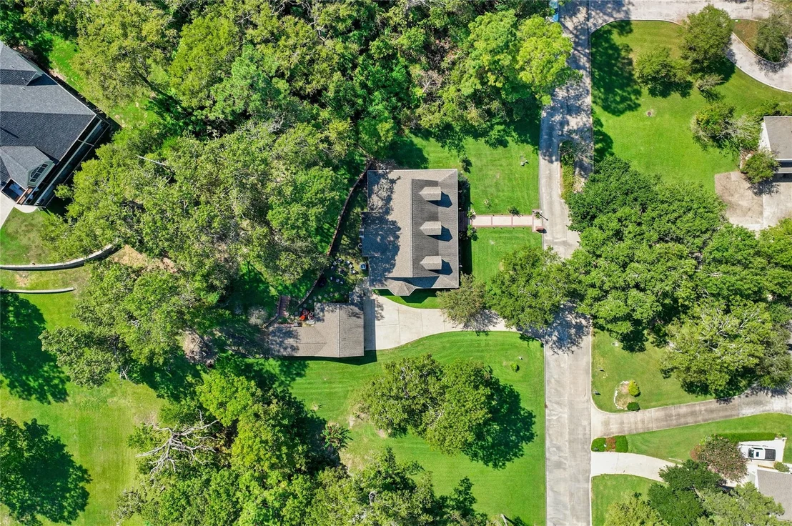 Photo of 220 Lake Oaks Boulevard