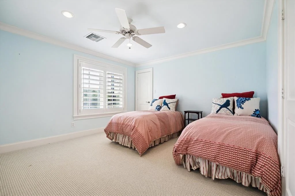 Photo of 3019 Sunset Boulevard