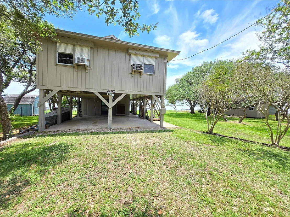 Photo of 2182 W Bayshore Drive