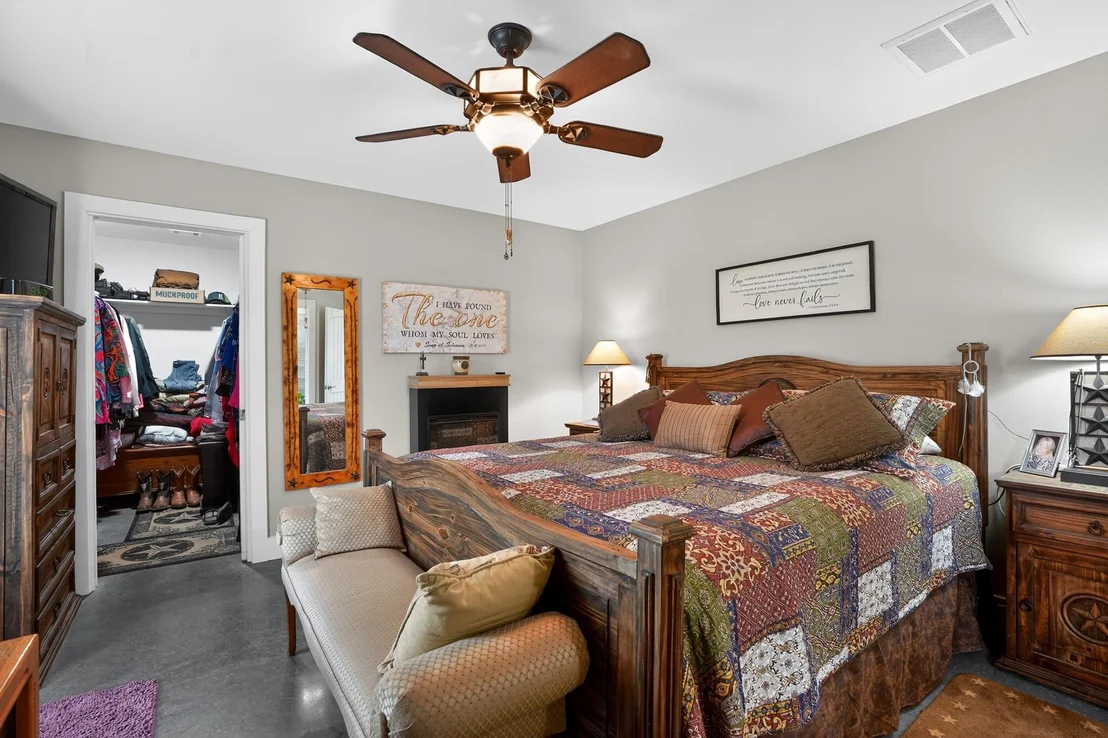 Photo of 7821 County Road 460