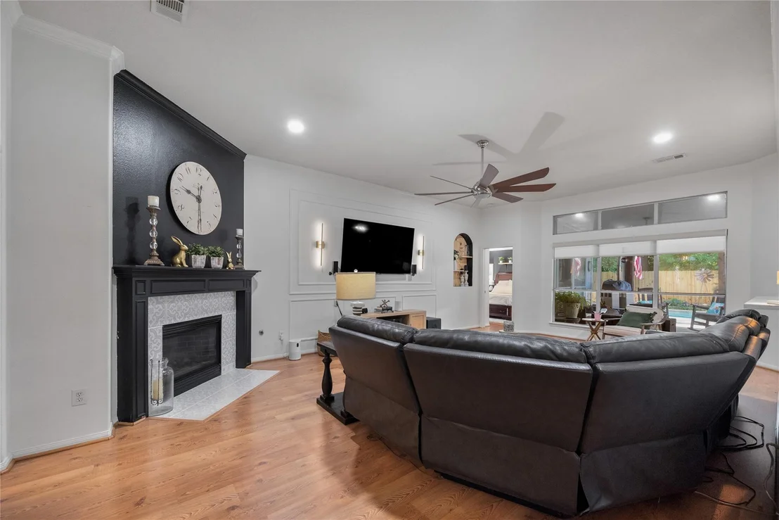 Photo of 723 Far Pines Drive