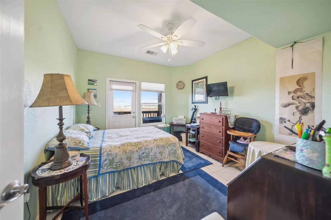 Photo of 521 Beachfront Drive