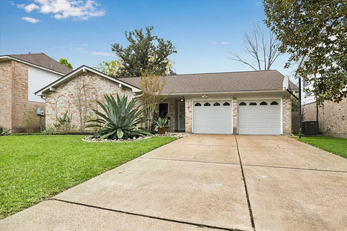 Photo of 9707 Lawngate Drive
