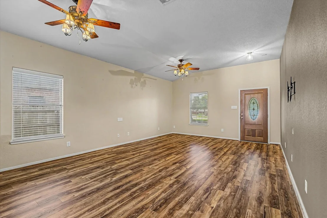 Photo of 630 W Newport Bend