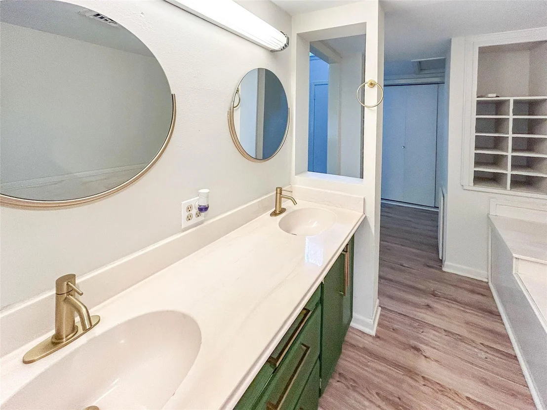 Photo of 530 Circle Way