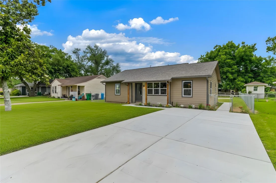 Photo of 1108 Nottingham Drive