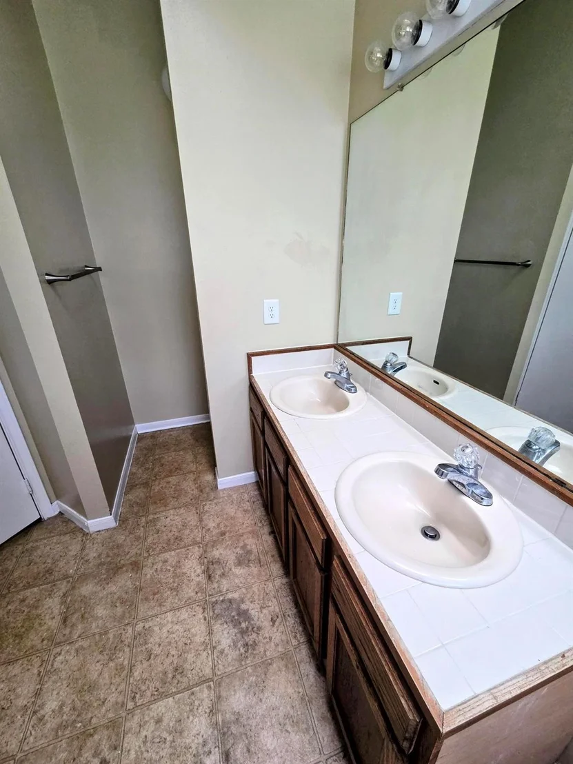 Photo of 30435 Arborg Drive