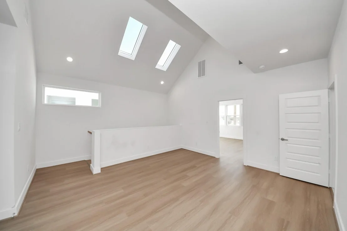 Photo of 2106 Diagonal Lane