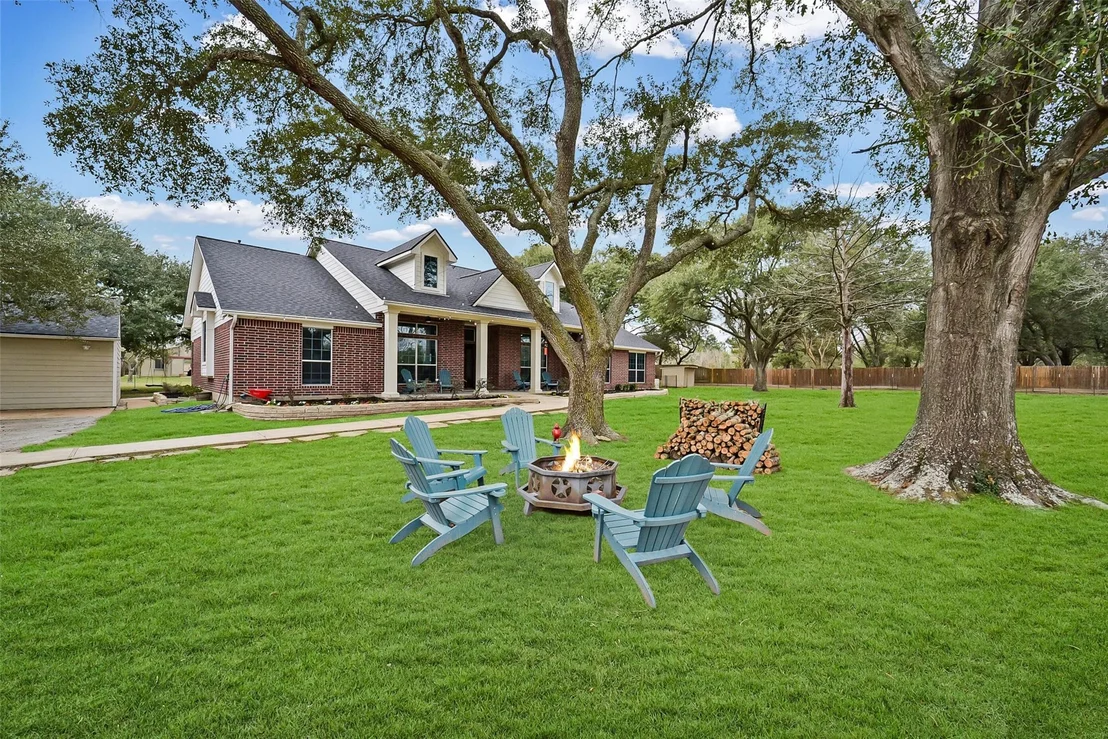 Photo of 19407 Pine Tree Lane