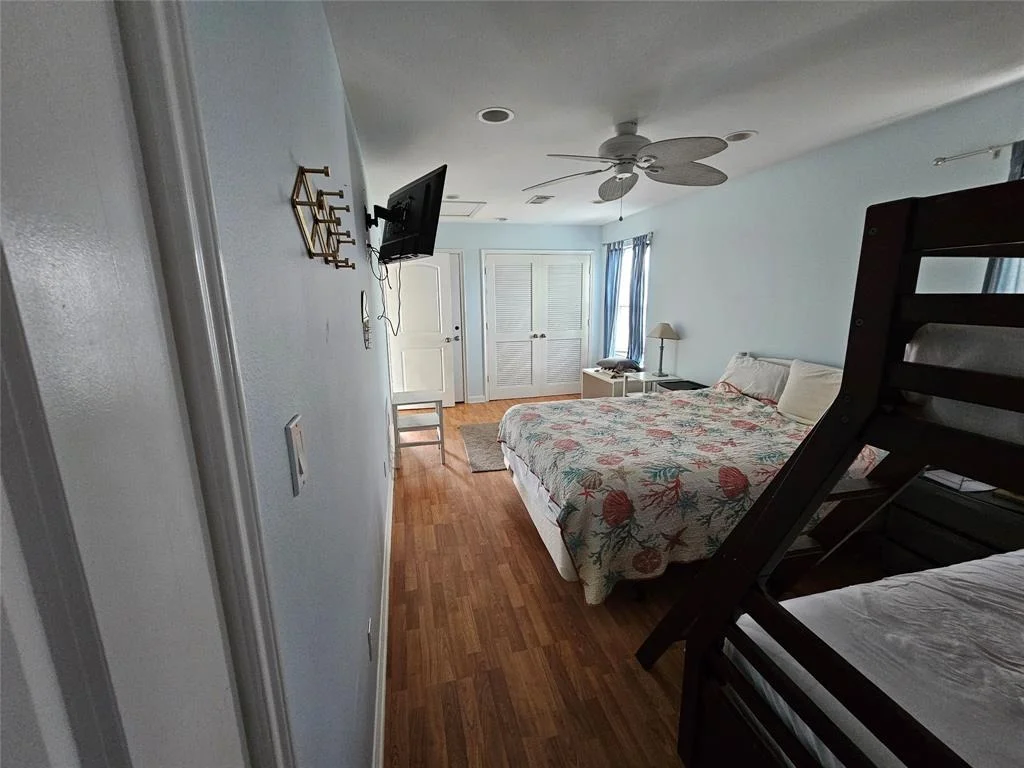 Photo of 970 Olive Drive