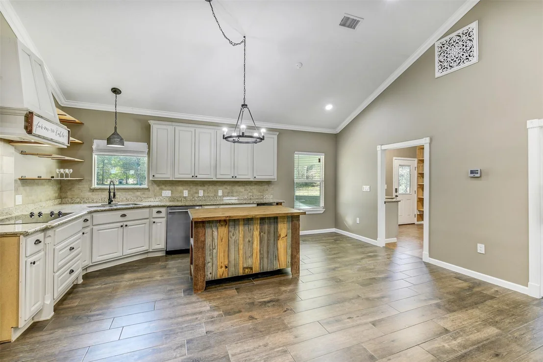 Photo of 212 County Road 2202
