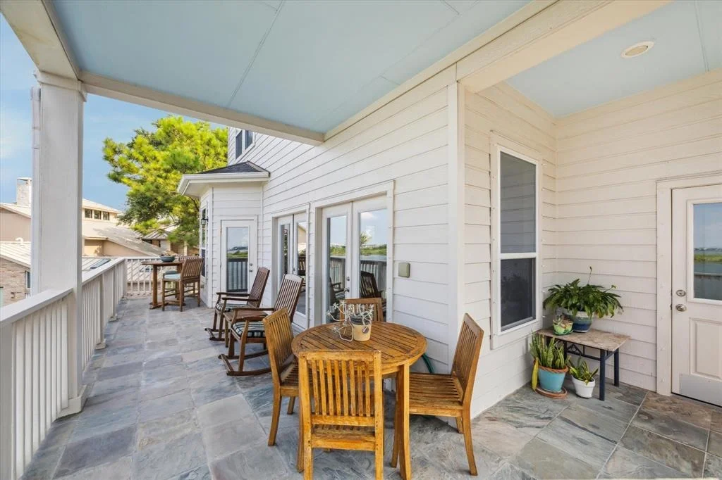 Photo of 18607 Upper Bay Road Road