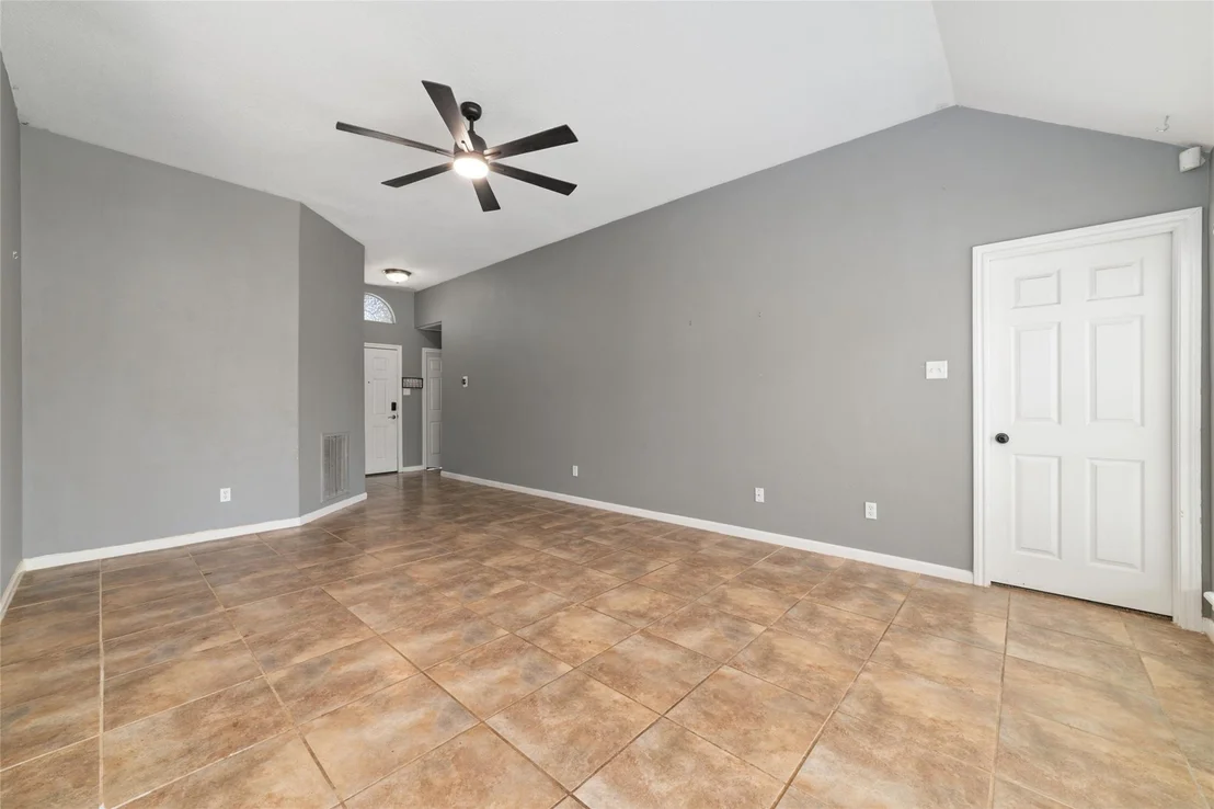 Photo of 1014 Oak Glen Drive