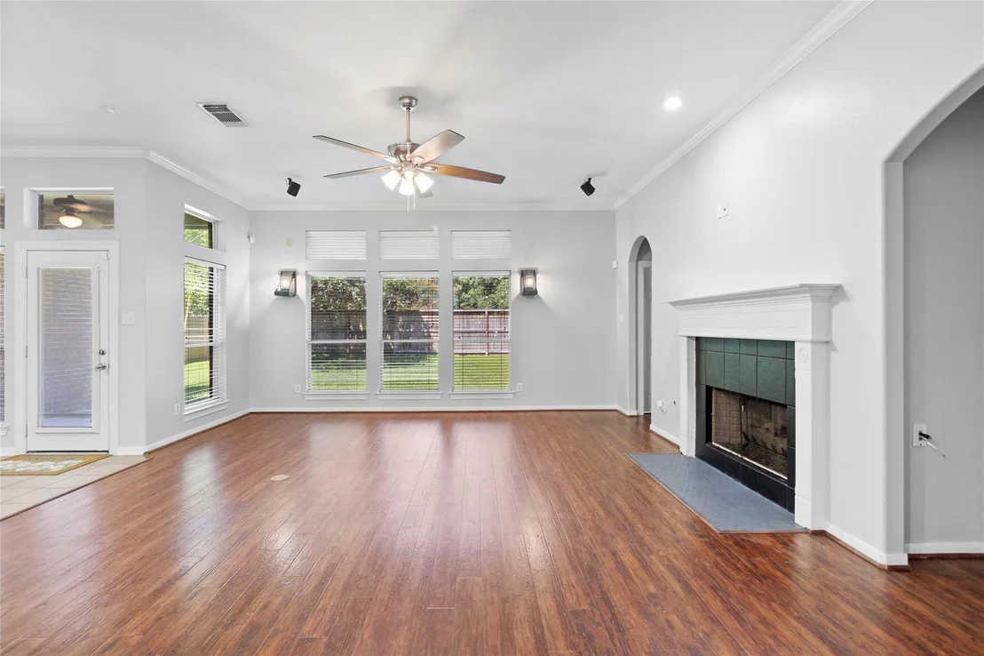 Photo of 24923 Pikecrest Drive