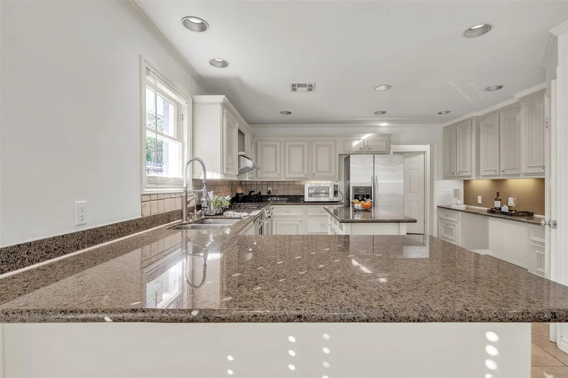 Photo of 3932 Marquette Street