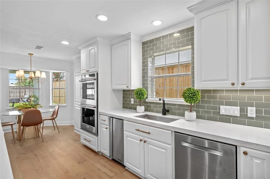 Photo of 854 W Forest Drive