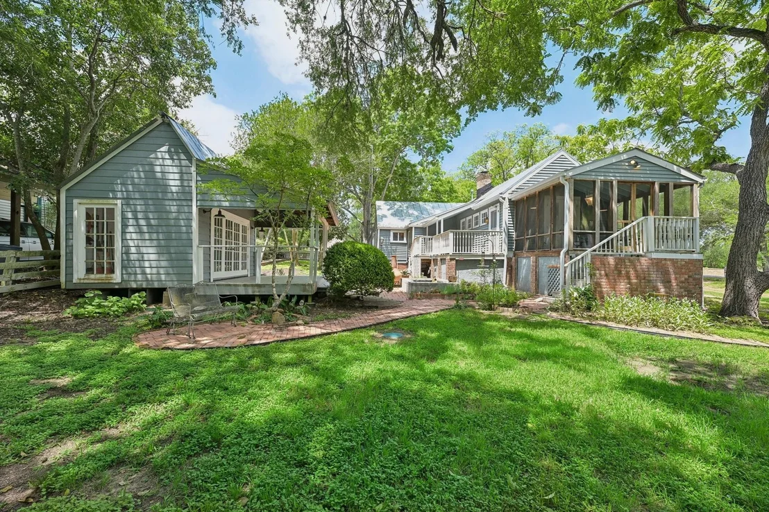 Photo of 4925 Main Street