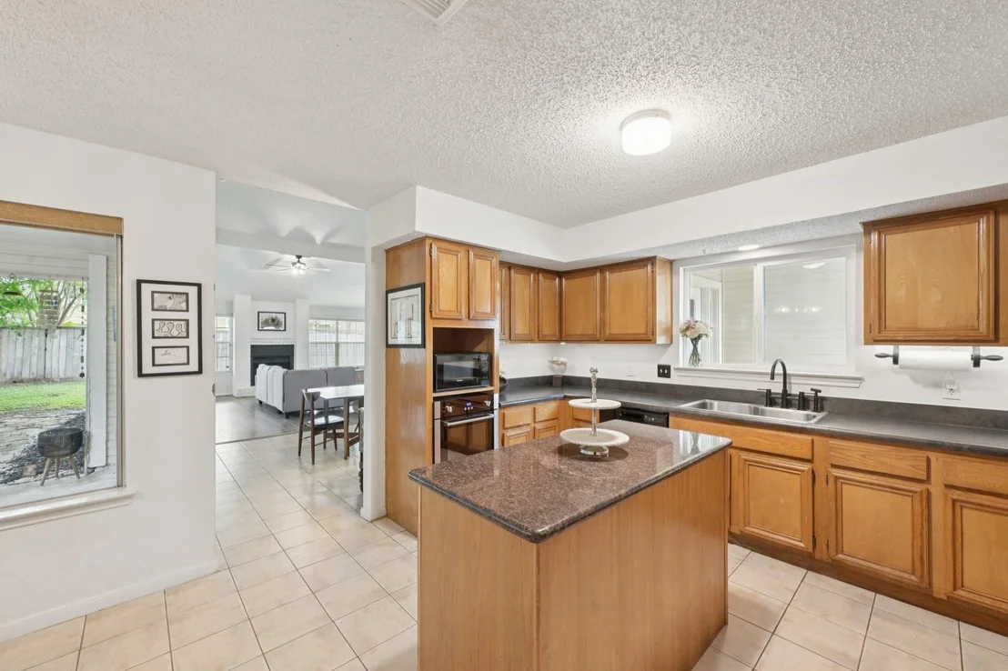 Photo of 3218 Knoll West Drive