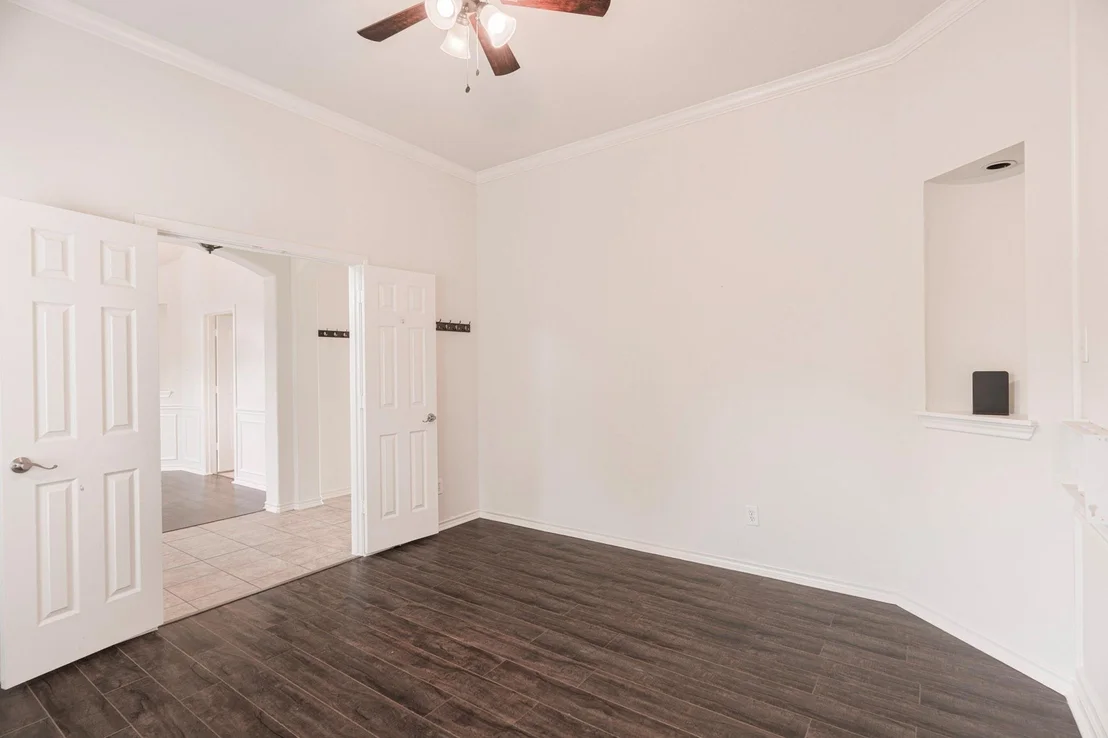 Photo of 1230 Riverchase Drive