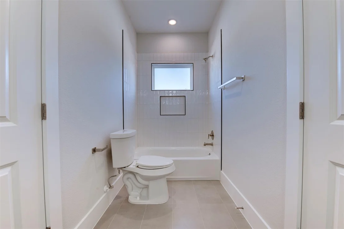 Photo of 5128 Rosslyn Road