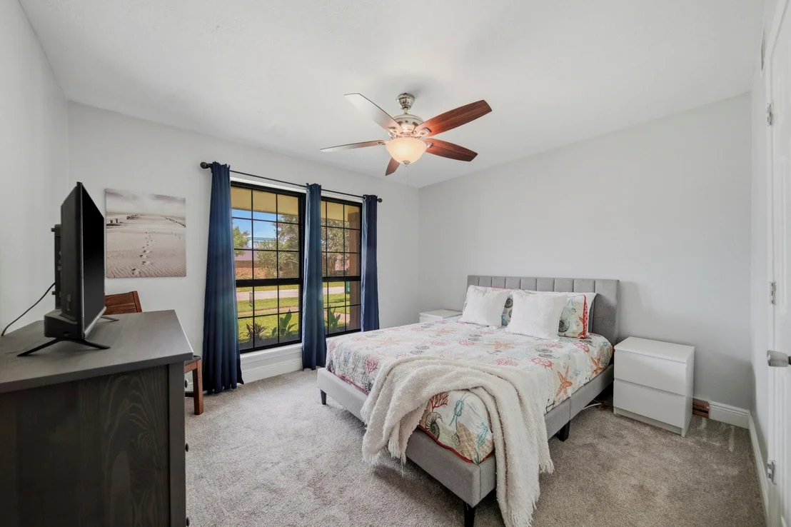 Photo of 2110 Oceanview Drive