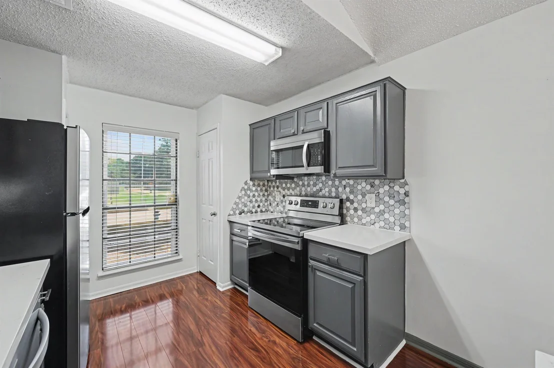 Photo of 25103 Thrushwood Lane