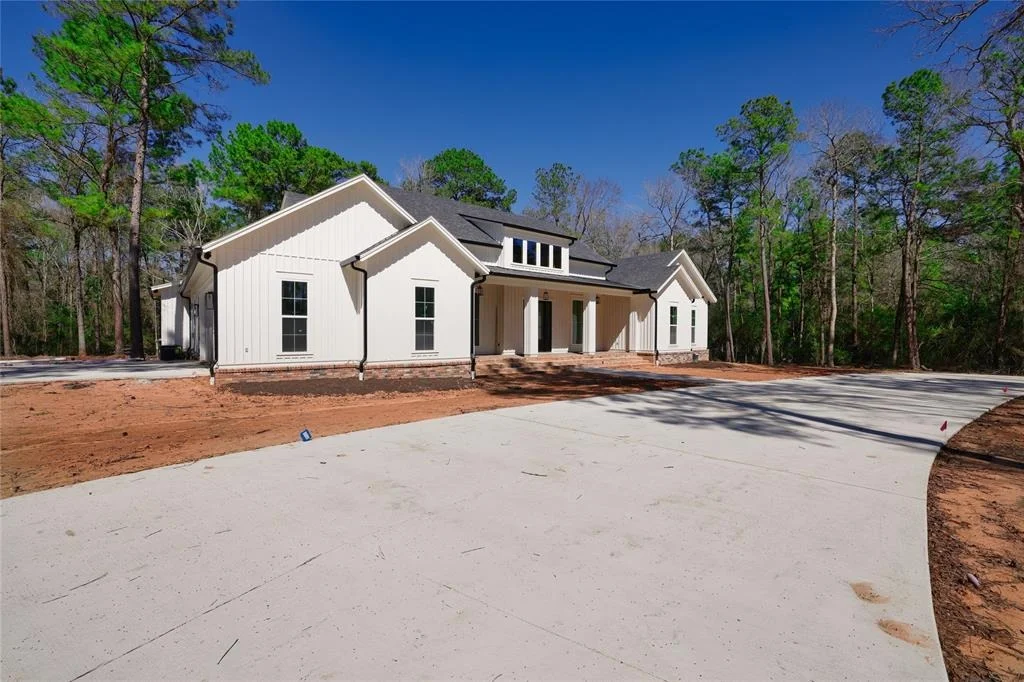 Photo of 9477 Leeward Cove