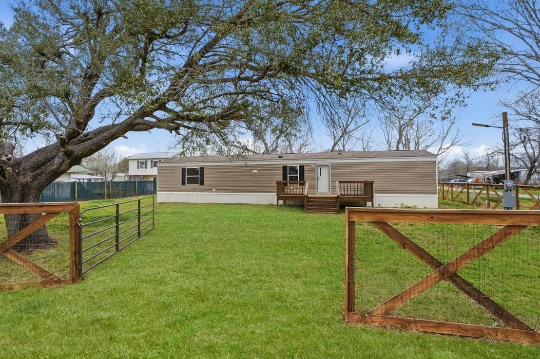 Photo of 143 County Road 2414