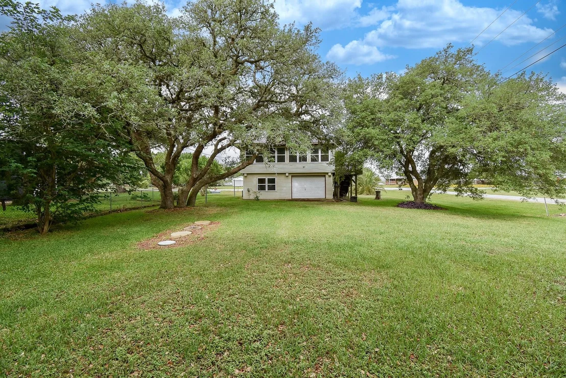 Photo of 225 Swallow Drive