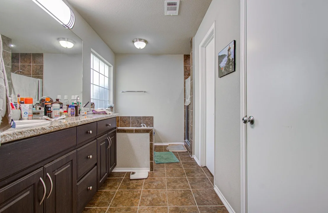 Photo of 957 Oak Terrace Drive