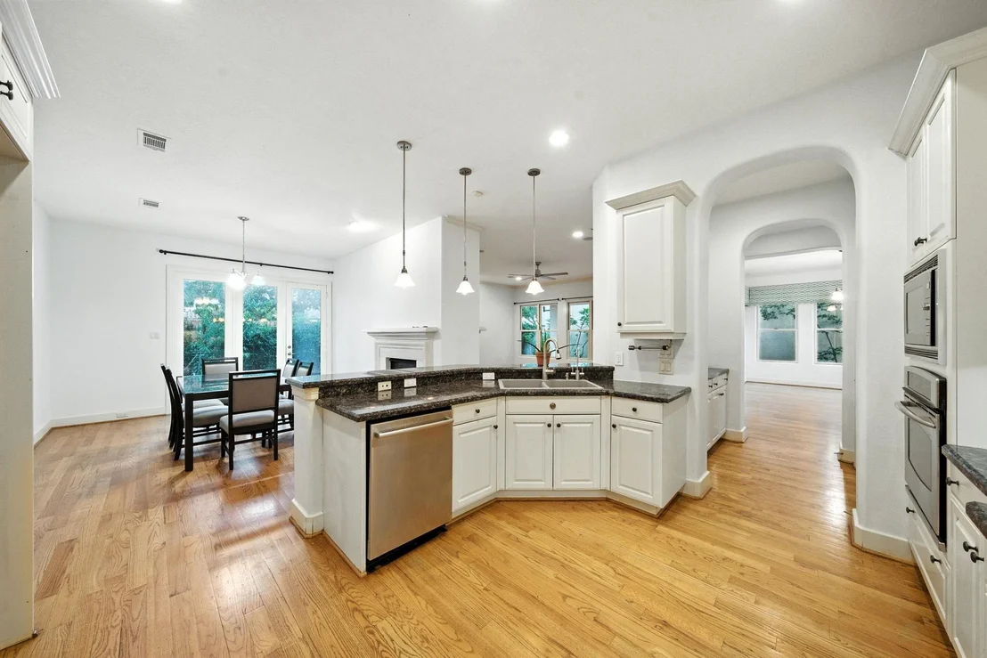 Photo of 2714 Stuart Manor